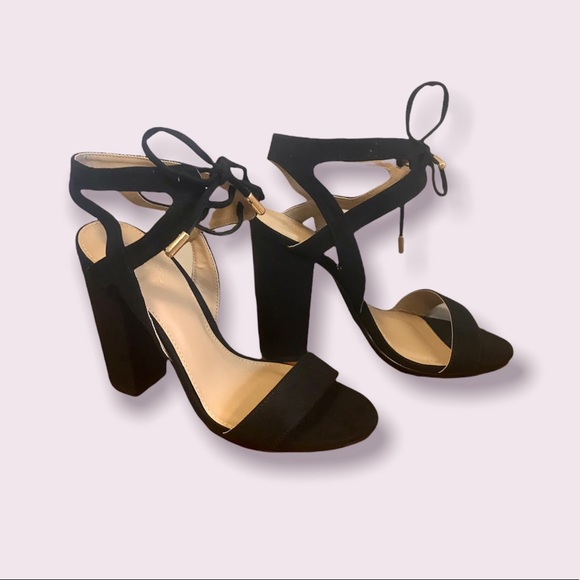 👠SALE 2/$12.00‼️ CHARLOTTE RUSSE Women’s Black Suede Sandal Block Heel size 7 - Picture 5 of 7